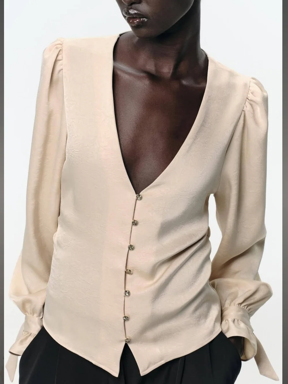Zara Cream Button-Front Long Sleeve Blouse
